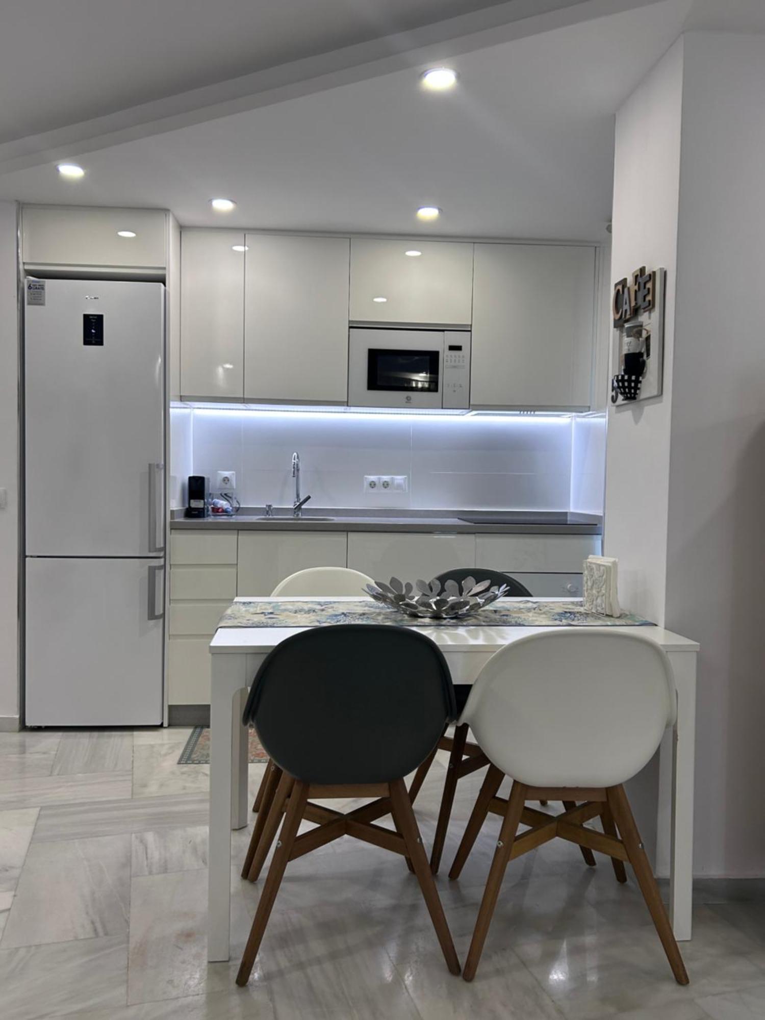 בנאלמדנה Sweet Home In Puerto Marina מראה חיצוני תמונה